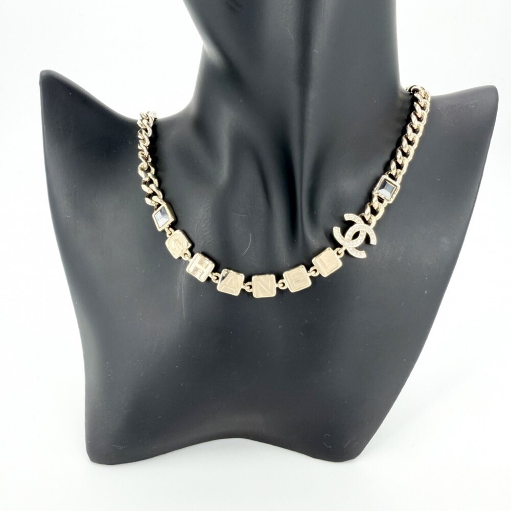 CHANEL Necklace - Picture 2 of 9